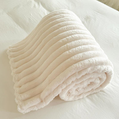 Ultra-Soft Thickened Blanket, Brings You a Comfortable, Gentle Experience and Warmth