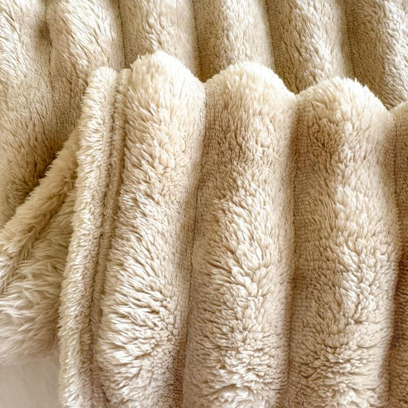 Ultra-Soft Thickened Blanket, Brings You a Comfortable, Gentle Experience and Warmth